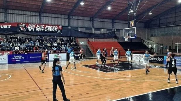 Basquet: en un intenso partido, Echagüe derrotó a Colón y le sacó el invicto