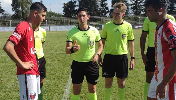 Colón de San Justo cayó ante Colón de Santa Fe y el campeonato tiene mas pelea arriba