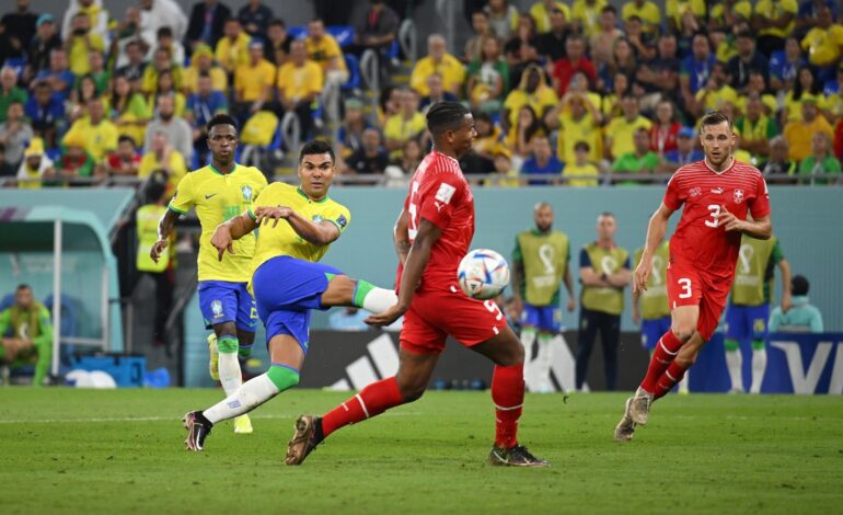  Por una genialidad de Casemiro, Brasil le ganó a Suiza y clasificó a octavos