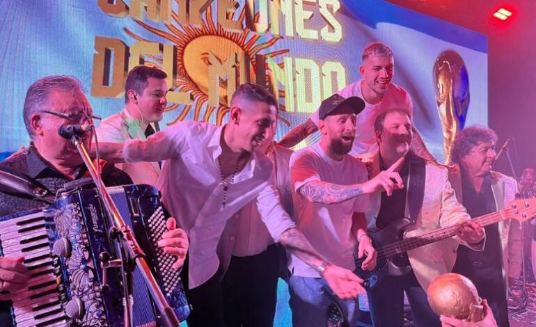  Argentina campeón: siguen los festejos de Messi, Di María & Cía, ahora con Los Palmeras