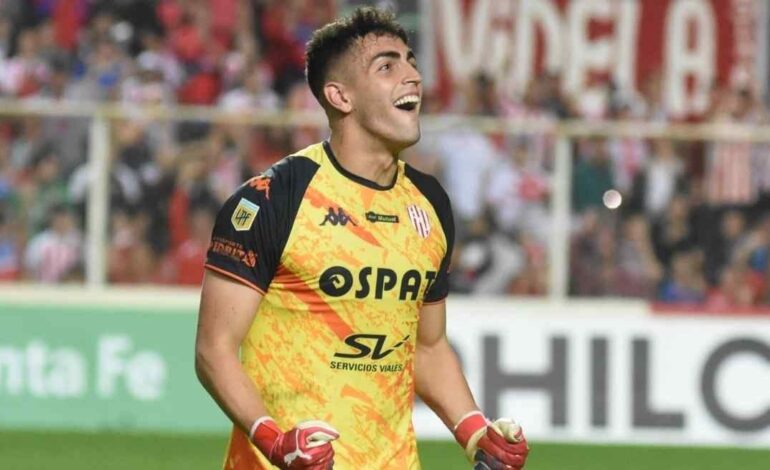 Santiago Mele ya puso la firma y será arquero de Unión por una temporada más