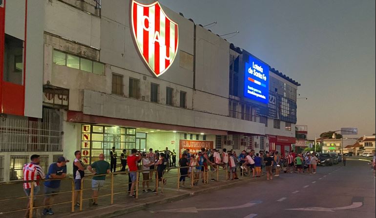 Unión: hinchas pidieron que se vaya Munúa