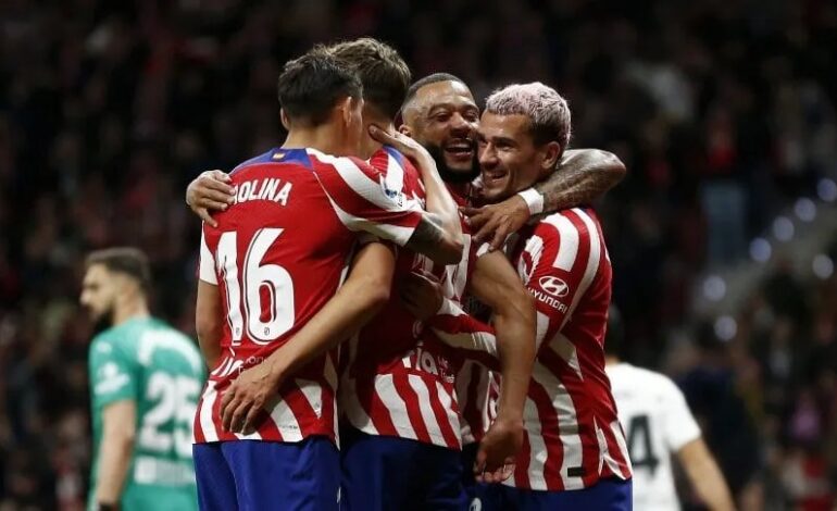 Atlético de Madrid goleó al Valencia y se acerca a la punta de la Liga Santander
