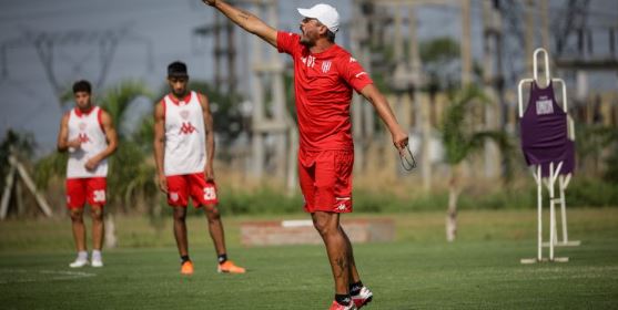 Unión: Munúa cambia y espera a Mele