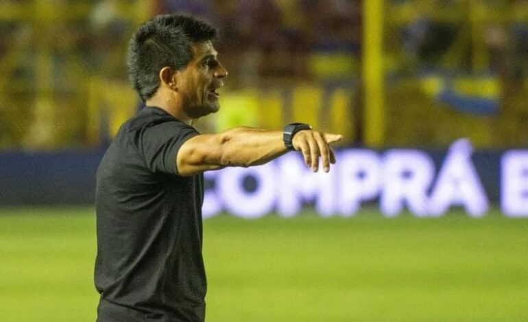 El «Negro» Ibarra se mantiene firme: «Sigo estando al frente del grupo»