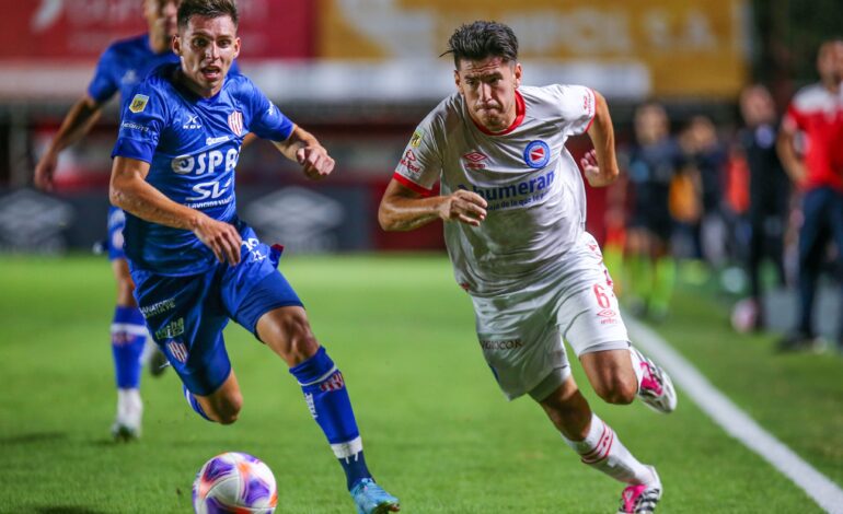  Unión, apático, fue vapuleado por Argentinos Juniors en La Paternal