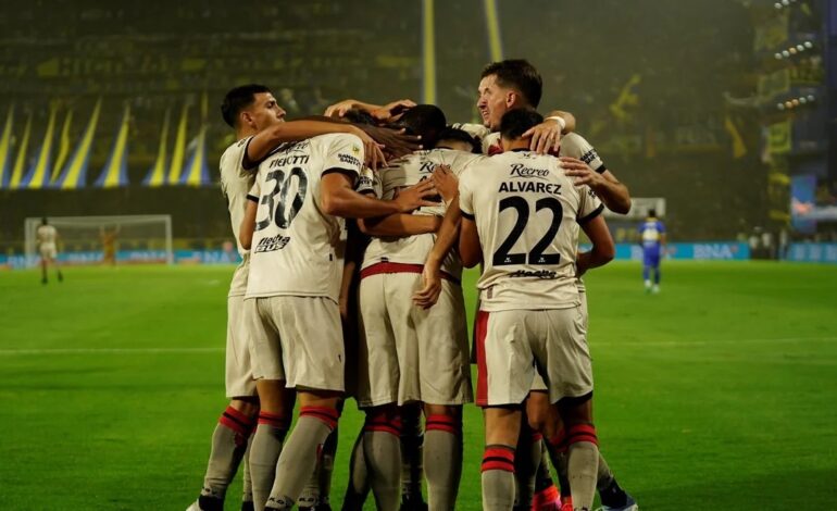  ¡HISTÓRICO! Tras 18 años Colón volvió a ganar en La Bombonera y le permitió salir del fondo en la Liga Profesional