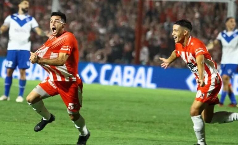Vélez dejó el invicto de Gareca en Córdoba ante Instituto, ¿pudo hacer algo más Burián en el gol de La Gloria?
