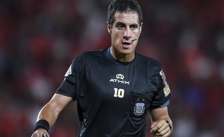 Pablo Echavarría será el juez para Colón vs. Rosario Central y Darío Herrera el VAR