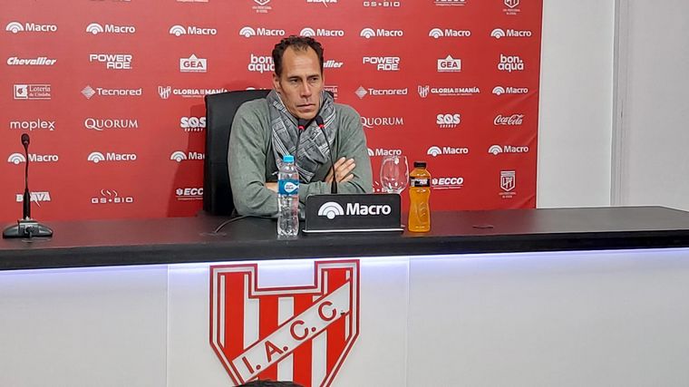 Lucas Bovaglio dejó de ser entrenador de Instituto tras la derrota ante Rosario Central