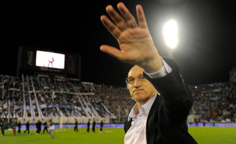 ¿Vuelve el Virrey a Vélez, su casa?