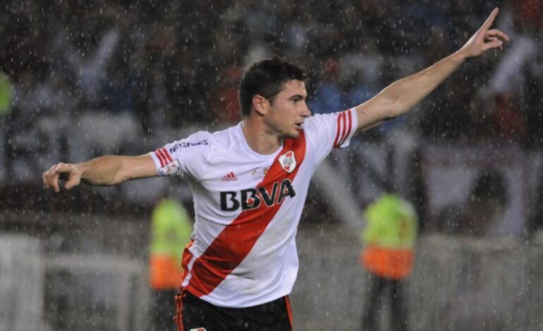 «Pipa» Alario pasó por el Monumental y declaró «No estoy muy cómodo en Alemania», ¿se vuelve?