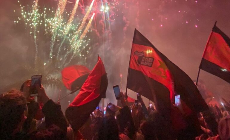 Así fueron los festejos de los hinchas de Colón por los dos años del título en San Juan