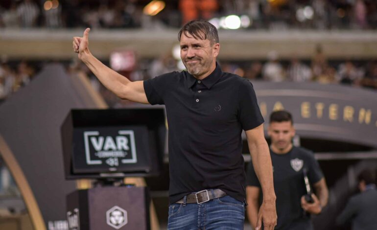 Previo al choque con River, Inter se quedó sin DT y suena el Chacho Coudet