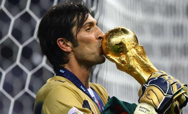 Gianluigi Buffon anunció su retiro a los 45 años: los impresionantes números de su carrera