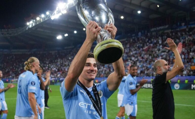Julián Álvarez cortó con la sequía de los argentinos en la Supercopa