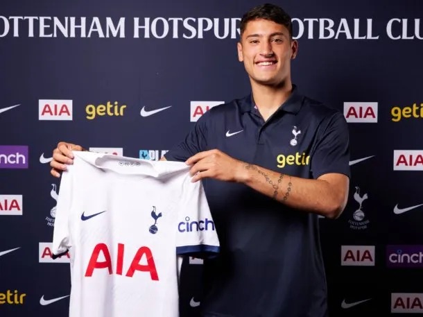 Alejo Véliz fue presentado en Tottenham y Rosario Central cerró su mayor venta en la historia