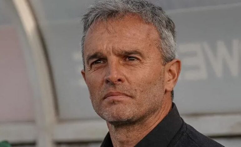 Drástica decisión: Sarmento de Junín echó a Lavallén