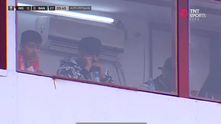 Innecesario: otra vez Ábila viendo en la cancha a los rivales de Colón encendió las redes
