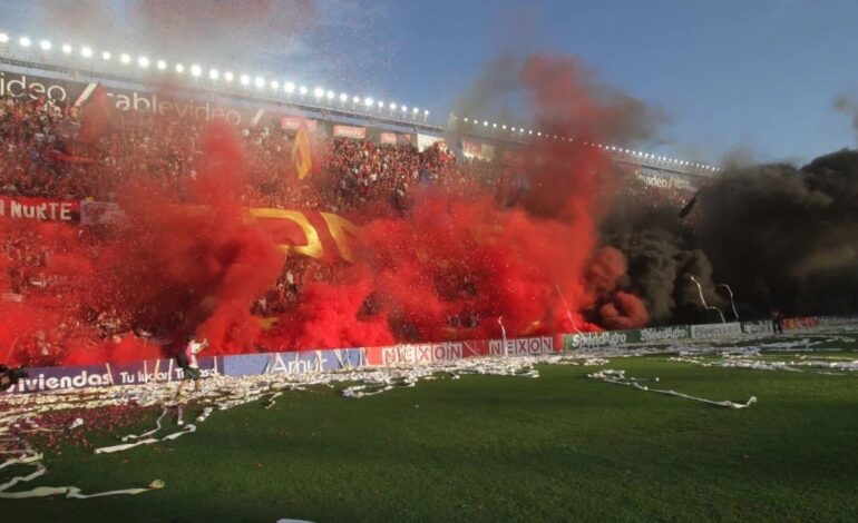 Colón: habrá mucho color en el Clásico Santafesino, telones, bombas de humo y globos, lo que estará permitido