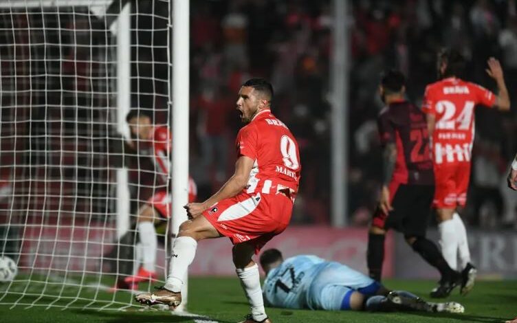 Dolorosa derrota de Colón 3 a 1 en Córdoba y el Sabalero quedó otra vez muy complicado
