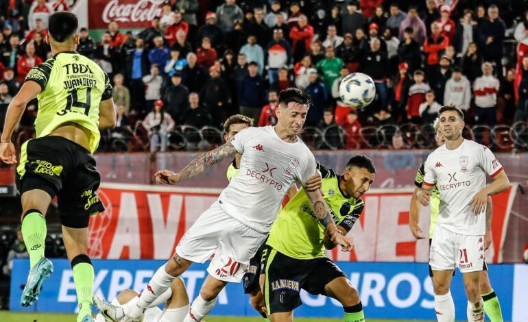 Huracán empató ante Barracas y no se aleja de la lucha por la permanencia