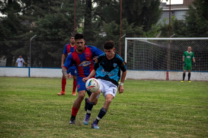 Acción en la Primera Liguista que va llegando a su final