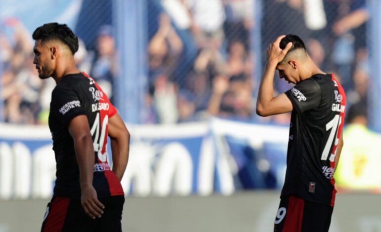 Colón cayó ante Vélez y deberá jugar un desempate ante Gimnasia para mantener la categoría