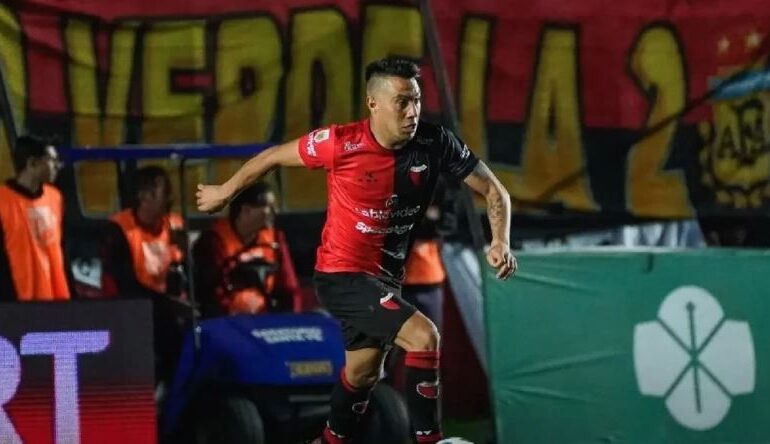 Cardozo Lucena se quiere quedar para jugar con Colón en la «B» y aceptó renegociar su contrato