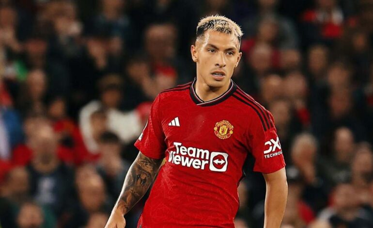 Lisandro Martínez regresó a los entrenamientos con el United