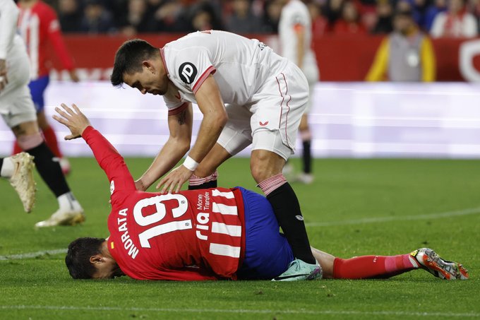 Sevilla cortó la racha del Atlético de Madrid en La Liga