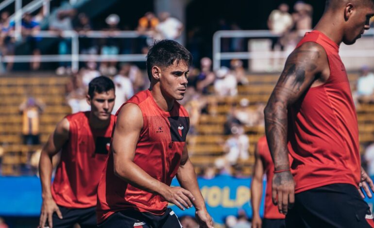 Iván Delfino tendría perfilado el equipo para recibir a Almirante Brown