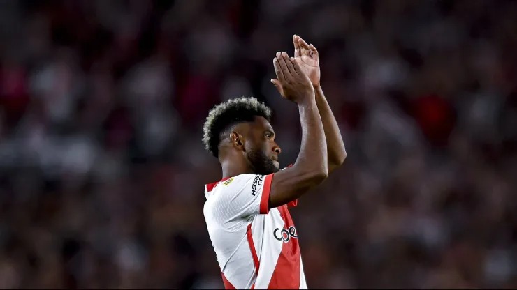 ¡No se vio! El gesto de Borja con un hincha de River tras la goleada ante Vélez