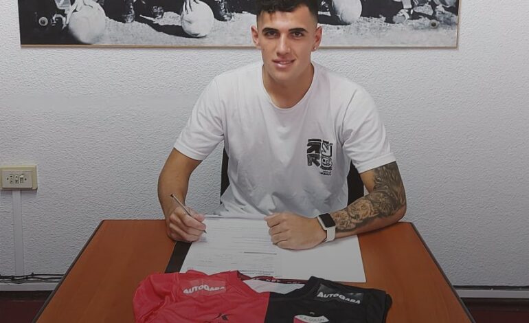 Alan Forneris firmó su primer contrato con Colón