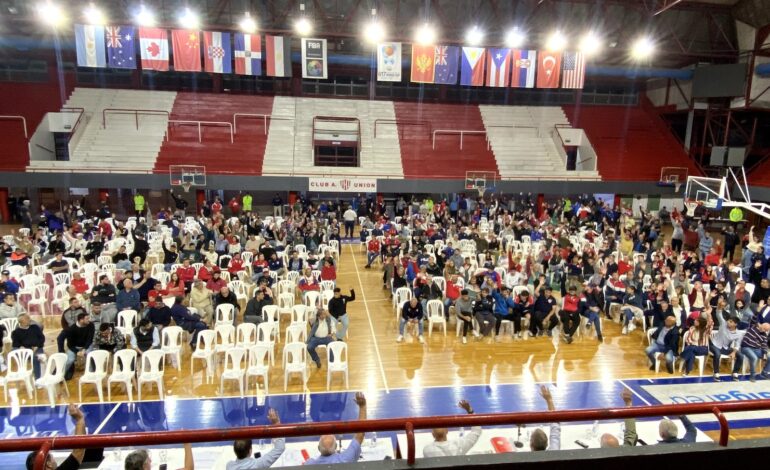 Los socios de Unión dan luz verde a ambos balances en un ambiente de tensión