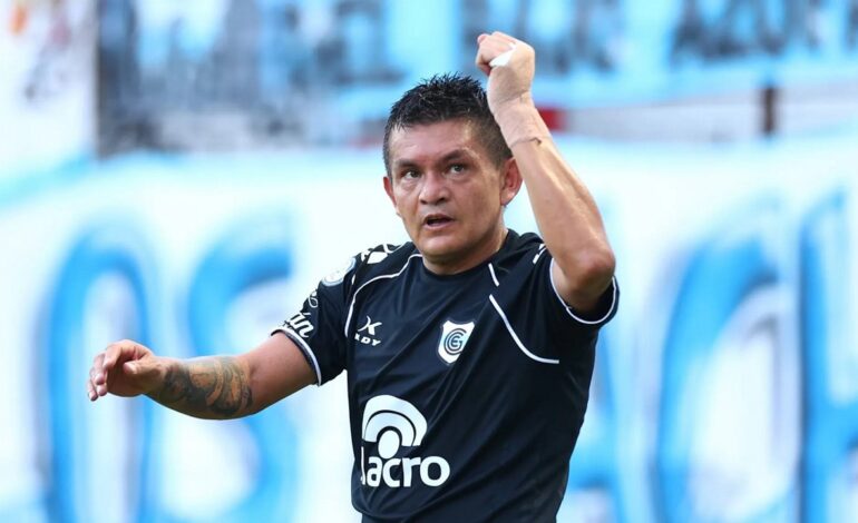 Pulga Rodríguez, picante: «En Santa Fe se marca mucho que Colón…»