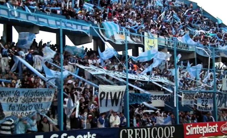 Fuerte cruce entre hinchas de Atlético de Rafaela y la Policía: violencia, destrozos y detenidos