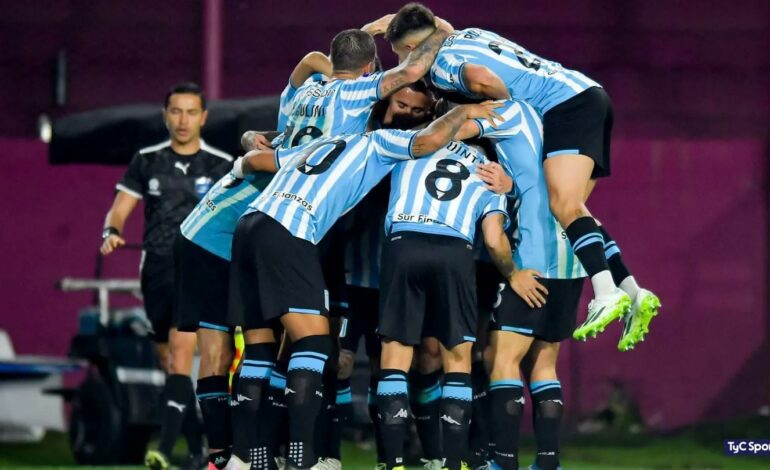 Racing le ganó a un duro Deportivo Riestra y es líder del torneo