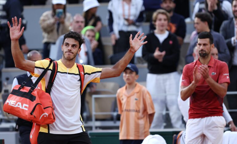 Francisco Cerúndolo cayó ante Novak Djokovic en una batalla en Roland Garros