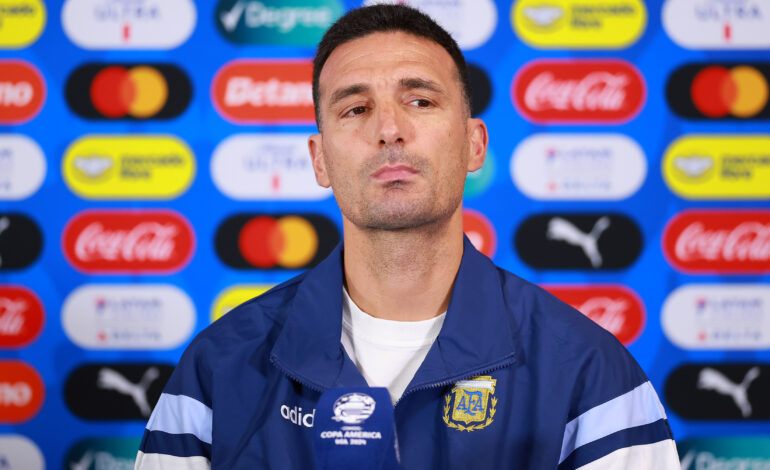 Scaloni mantiene la duda en el once titular: «vamos a poner el equipo que mejor se adapte a Chile»