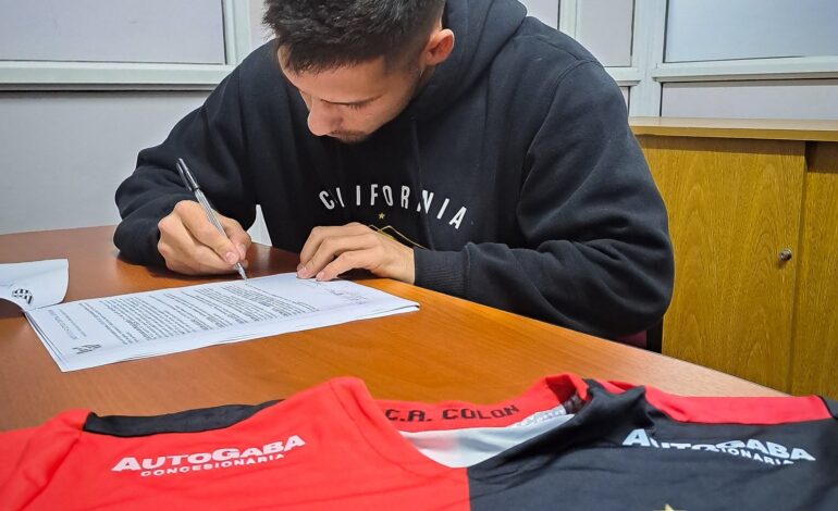 Colón oficializó la llegada de Oscar Garrido