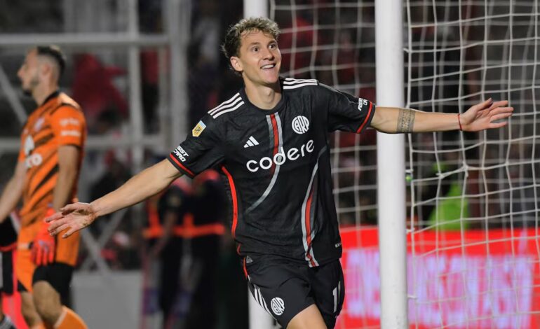 River le ganó un partidazo a Instituto y no se baja de la pelea en la Liga Profesional