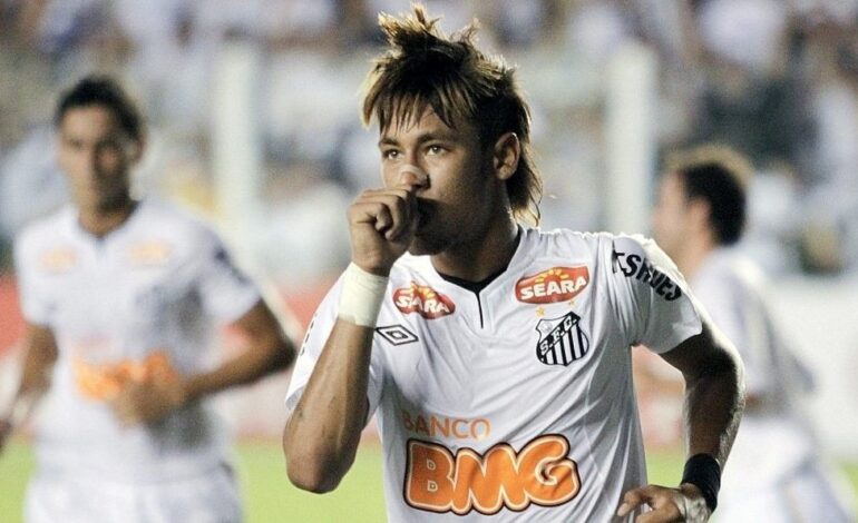 Neymar podría debutar mañana en Santos