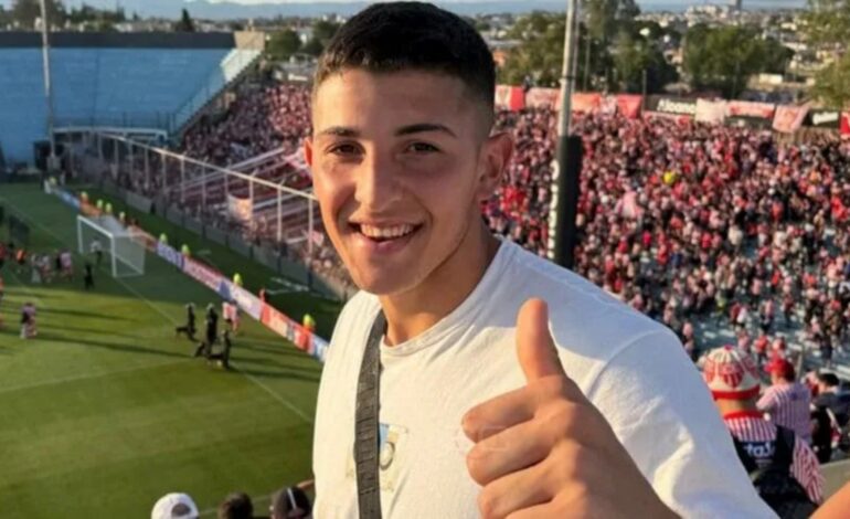 Brey estuvo en la tribuna y festejó el ascenso de Los Andes