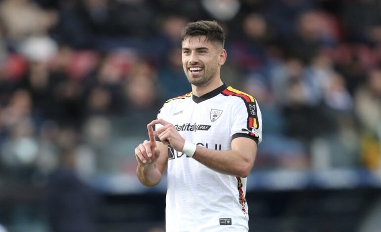 Lecce lo ganaba con gol de Pierotti, pero Cagliari se recuperó y goleó