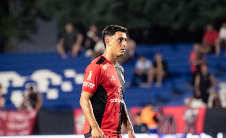 ¿CON UNA FÉRULA? Joel Soñora podría estar ante Temperley
