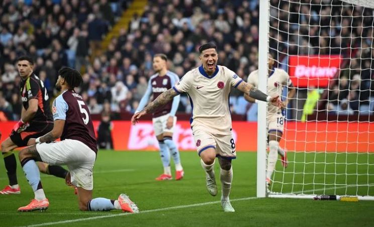 #DIBU le GANÓ a ENZO Villanos 2 Chelsea 1 a pesar del gol del ex-River y Defensa