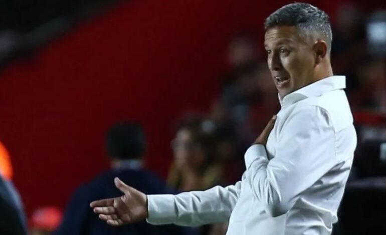 El Traductor vuelve al Lobo: Diego Flores será el DT de Gimnasia