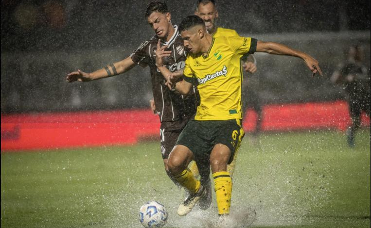Por la lluvia, se suspendió el partido entre Platense y Defensa y Justicia