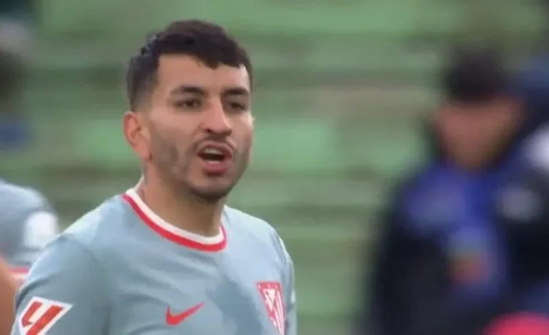 Dura sanción para Ángel Correa: le dieron cinco fechas por insultar a un árbitro tras ser expulsado